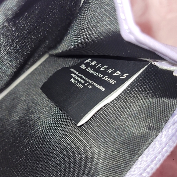 F•R•I•E•N•D•S zip/card wallet - Picture 4 of 16